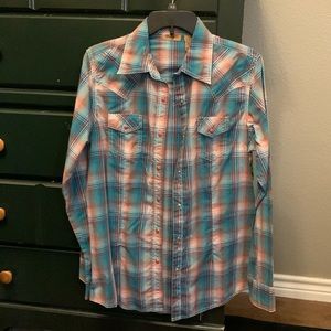 Wrangler women’s blue and pink striped button up